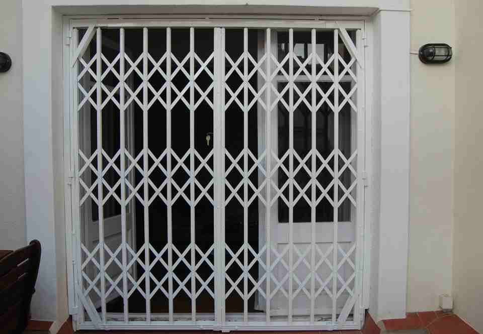 reja de ballesta2 1 960x665 - Fabricacion Puertas y Rejas de Ballestas