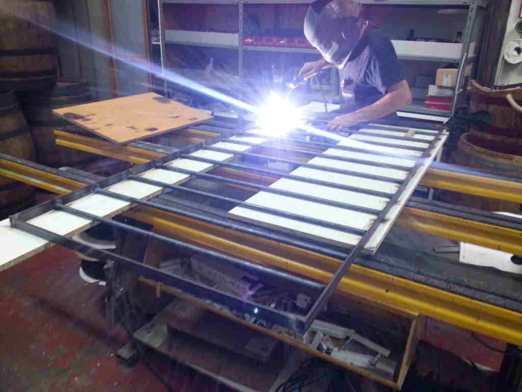 reja hierro 1024x768 - Fabricacion Puertas y Rejas de Ballestas
